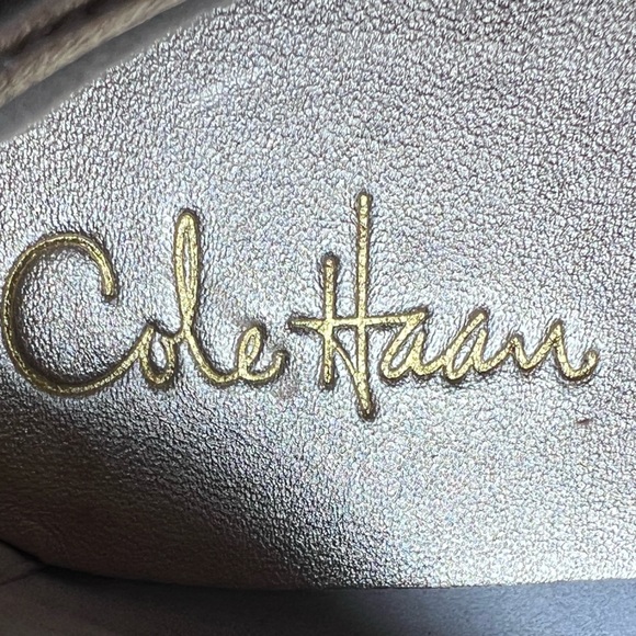 Cole Haan White Gold Leather Buckle Ballerinas Flats Nike Air Soles Size 7 - Picture 2 of 7